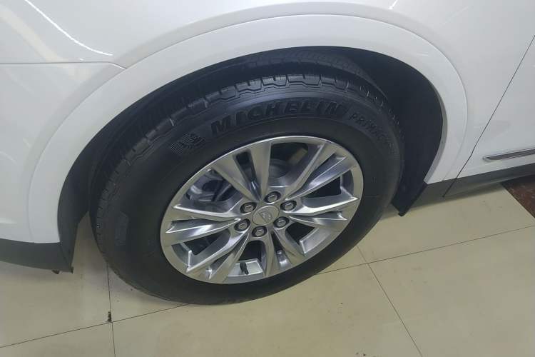 Used Cadillac XT5 2021 28T Luxury Model
