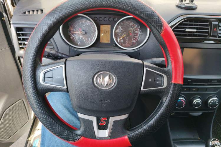 Used Nlmmotor Qiteng V60 2017 1.5L Luxury Model