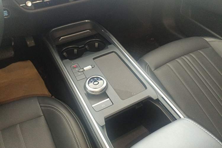 Used Ford Mondeo 2025 2.0T EcoBoost Luxury Version Gear Lever