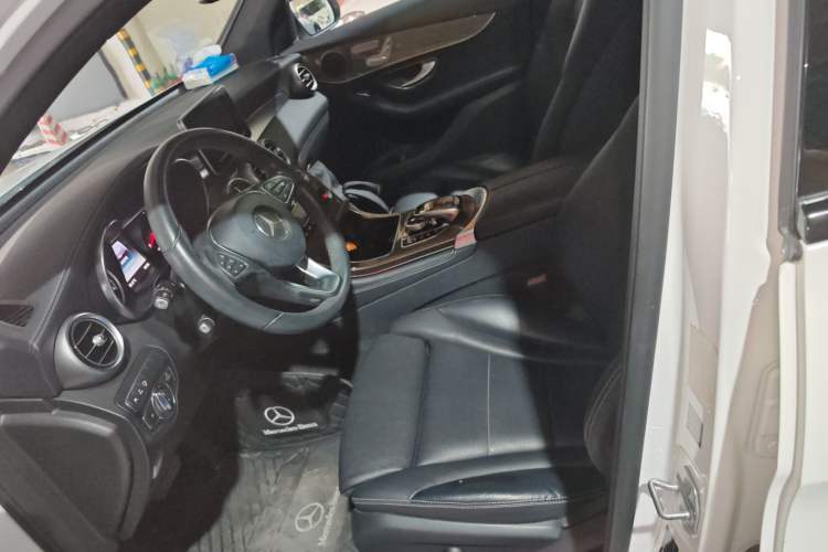 Used Mercedes-Benz GLC Coupe 2017 GLC 260 4MATIC Coupe SUV
