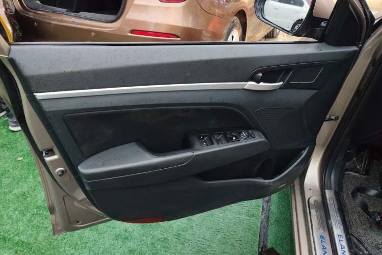 Used Hyundai Elantra (6th Generation / Lingdong) 2016 1.6L Automatic ZhiXuan – Elite Version