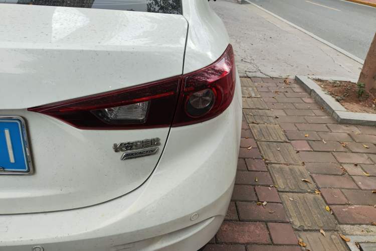 Used Mazda Mazda 3 Axela 2016 Sedan 1.5L Automatic Comfort Model