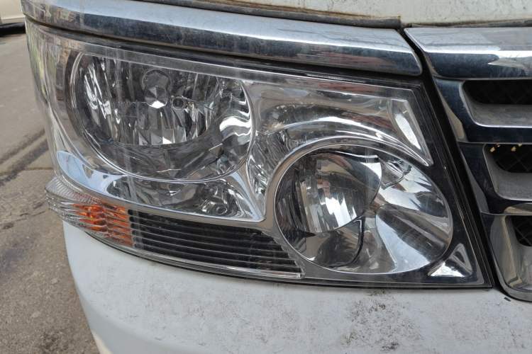 Used Jinbei Hiace 2018 2.0L Fifth-Generation Power King Comfortable Standard Top 10-Seater V20
