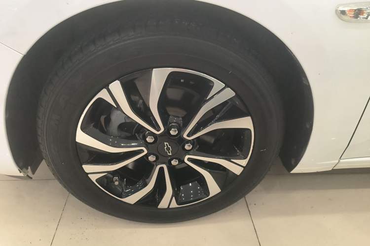 Used Chevrolet Monza 2020 Light Hybrid RS 330T Automatic Comfort Edition Left Front Wheel Hub