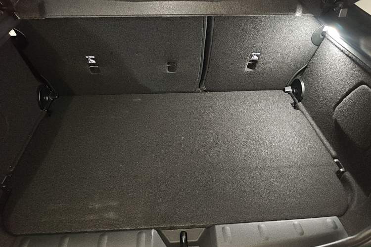 Used MINI 2025 1.5T COOPER Classic Edition Five-Door Version Trunk