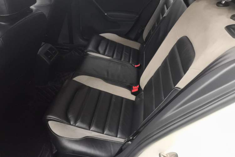 Used Volkswagen Golf 2016 1.4TSI Automatic R-Line Left Rear Seat