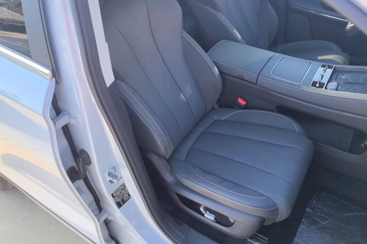 Used JETOUR Shanhai L9 2025 1.5TD 2DHT Flagship Edition 6 Seats Right Front Seat