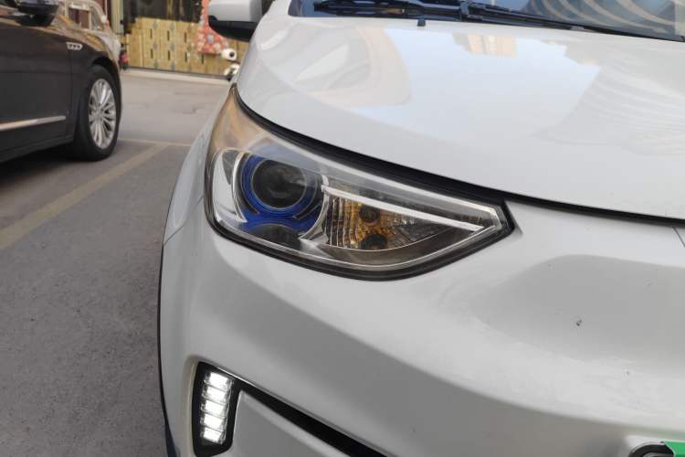 Used BAIC New Energy EC3 2019 Lingxiu Edition Right Front Headlight