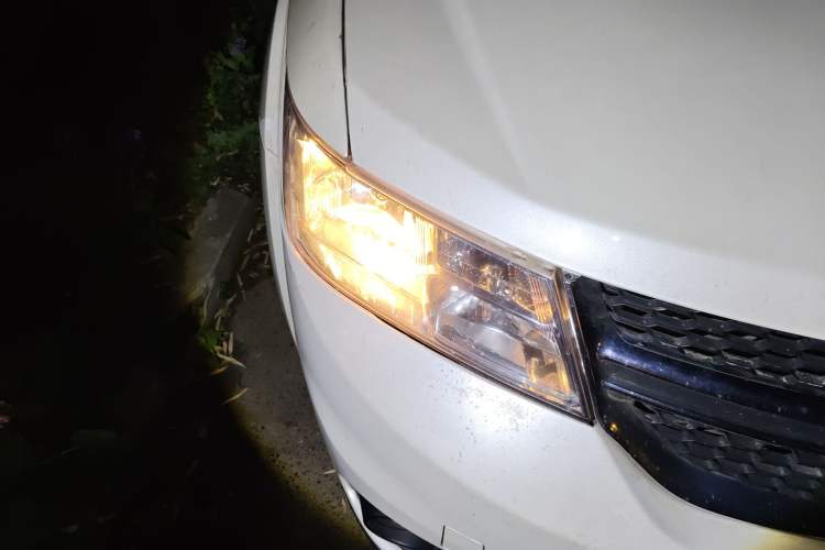 Used Dodge Journey 2013 2.4L Two-Wheel Drive Luxury Version