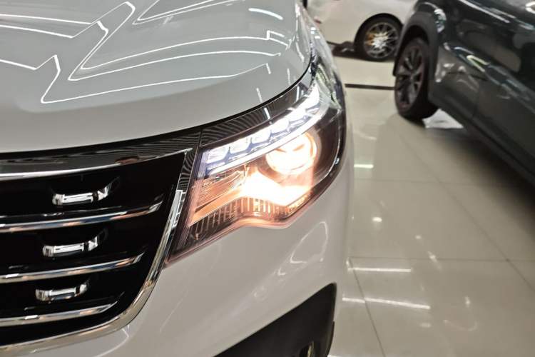 Used Kia Sportage R 2019 2.0L Automatic Smart Luxury Edition Left Front Headlight