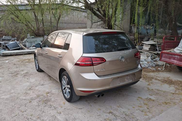 Used Volkswagen Golf 2017 230TSI Automatic Luxury Million-Vehicle Commemorative Edition Exterior 2