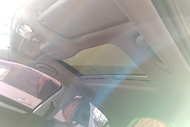 Used Volkswagen Sagitar 2016 230TSI 25th Anniversary Edition Headliner