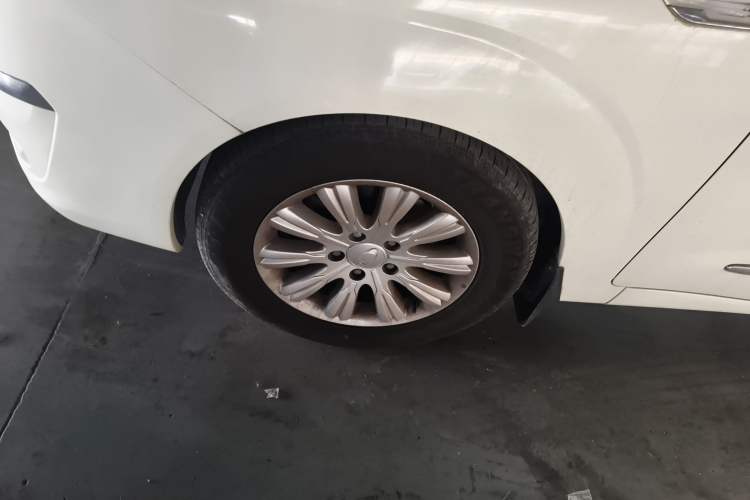 Used SsangYong Rodius 2014 2.0T Diesel Two-Wheel Drive Luxury Navigation Edition
