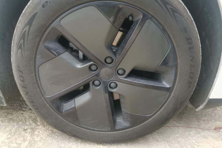 Used Li Auto i6 2025 Model Two-Wheel-Drive Standard Type Right Front Wheel Hub