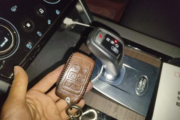 Used Land Rover Discovery Sport 2022 Revised Version 249 PS R-Dynamic S Performance Edition 5 Seats Vehicle Key