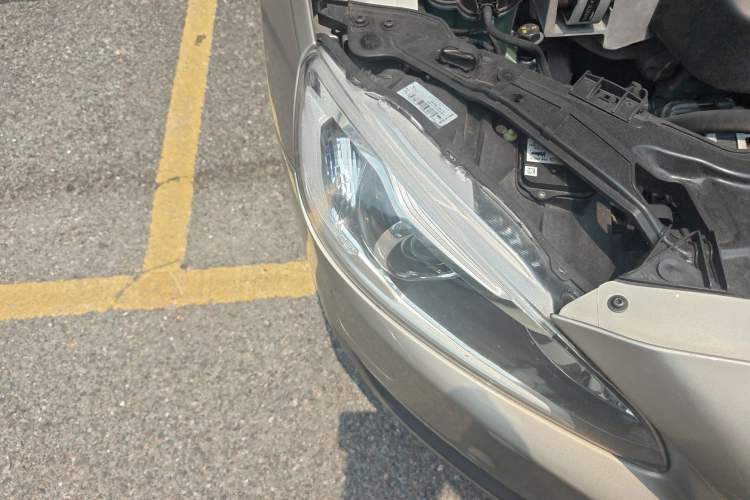 Used Volvo S60 2016 S60L T5 Intelligent Drive Edition Right Front Headlight