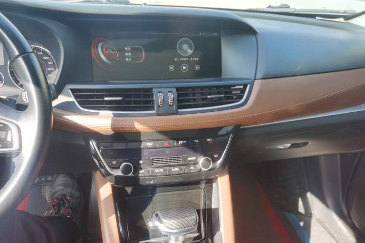 Used BORGWARD BX7 2016 28T Two-Wheel Drive Luxury Version 5 Seats
