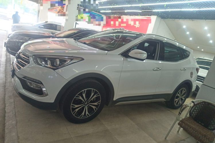 Used Hyundai Santa Fe 2017 2.4L Automatic Two-Wheel Drive Smart Version 5 Seats