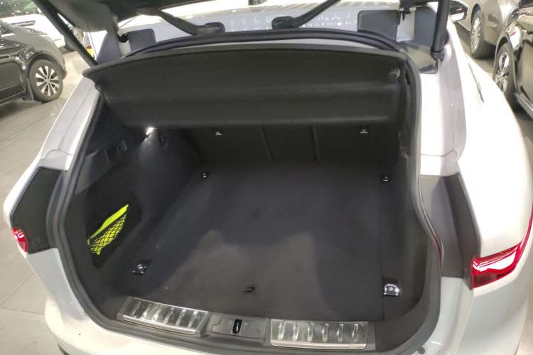 Used Jaguar F-PACE 2023 P250 HSE Trunk