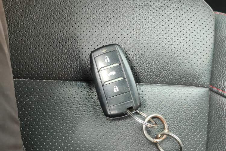 Used CHANGAN CS75 2014 1.8T Automatic Elite Model China IV Standard
