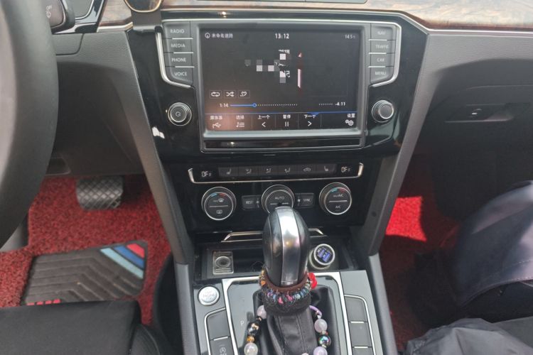 Used Volkswagen Magotan 2017 330TSI DSG Luxury Model Audio And AC Panel