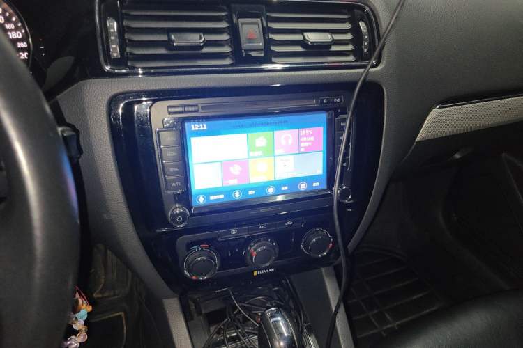 Used Volkswagen Sagitar 2015 1.6L Automatic Fashion Model
