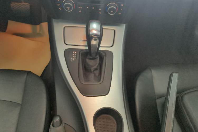 Used BMW 3 Series 2011 320i Convertible Coupe
