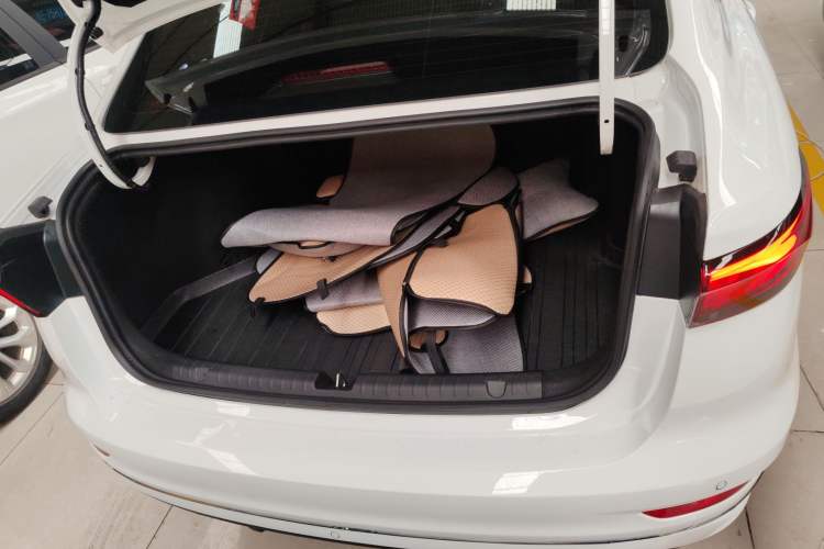 Used Geely Auto Emgrand 2025 4th Generation 1.5L CVT Luxury Version
