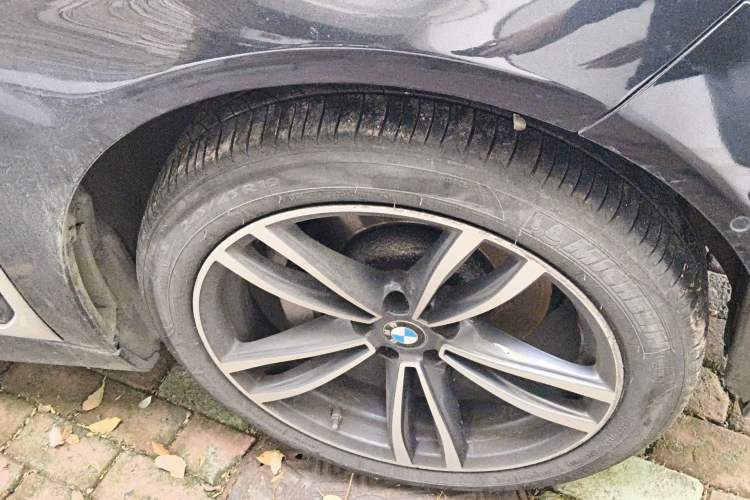 Used BMW 7 Series 2019 Restyled 730Li M Sport Package Right Front Wheel Hub