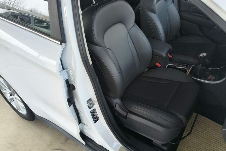 Used Haval H2 2016 Red-Label 1.5T Manual Two-Wheel Drive Luxury Model