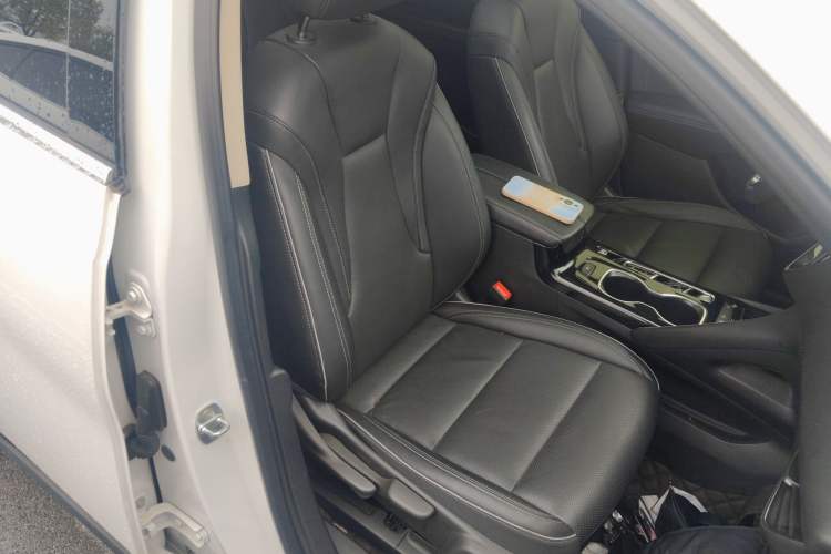 Used Buick Envision 2022 Encore Plus 652T Five-Seat Luxury Model Right Front Seat