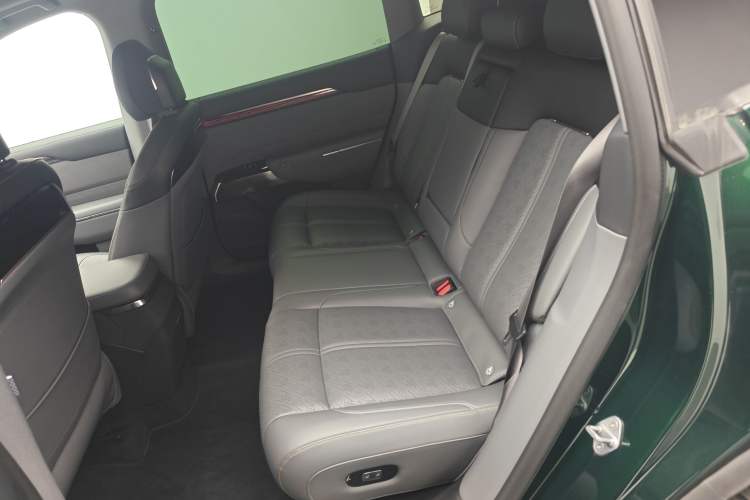 Used Zeekr 7X 2025 100 kWh Long-Range Rear-Wheel Drive with Intelligent Driving Features
