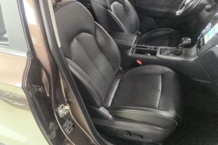 Used Roewe RX5 2016 20T Two-Wheel Drive Automatic Internet Smart Edition