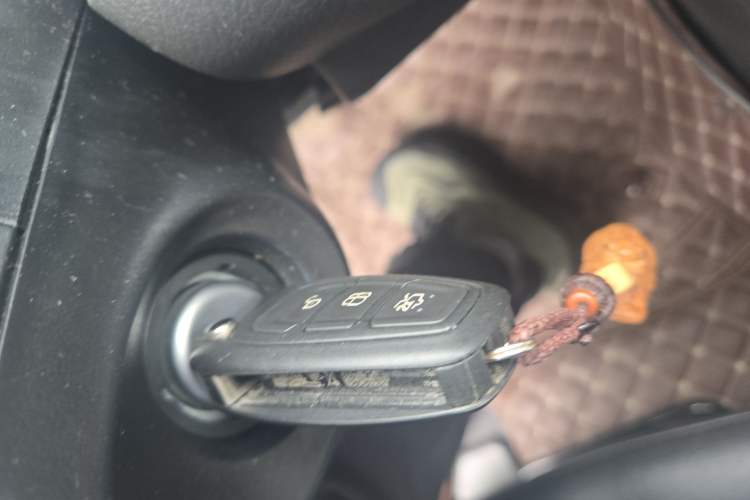 Used Ford Focus 2015 Hatchback 1.6L Manual Comfort Edition
