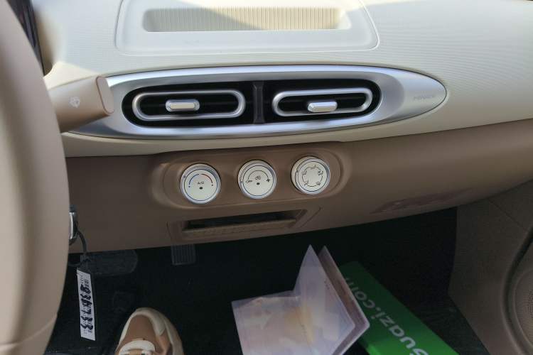 Used Wuling Hongguang MINIEV 2025 Four-Door Version Advanced Edition
