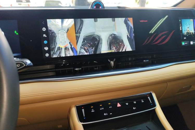 Used VOYAH Dream 2024 PHEV Extended-Range Premium Edition
