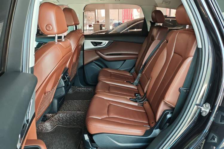 Used Audi Q7 2016 40 TFSI S line Sport Edition Left Rear Seat