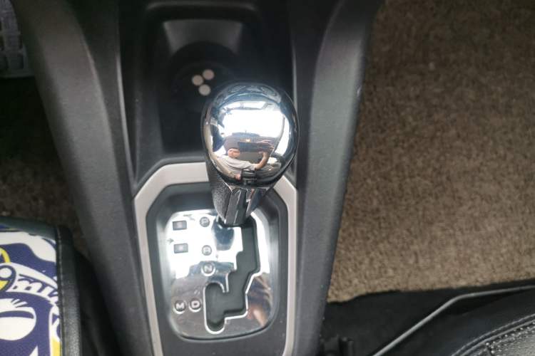 Used Peugeot 301 2014 1.6L Automatic Comfort Edition Gear Lever