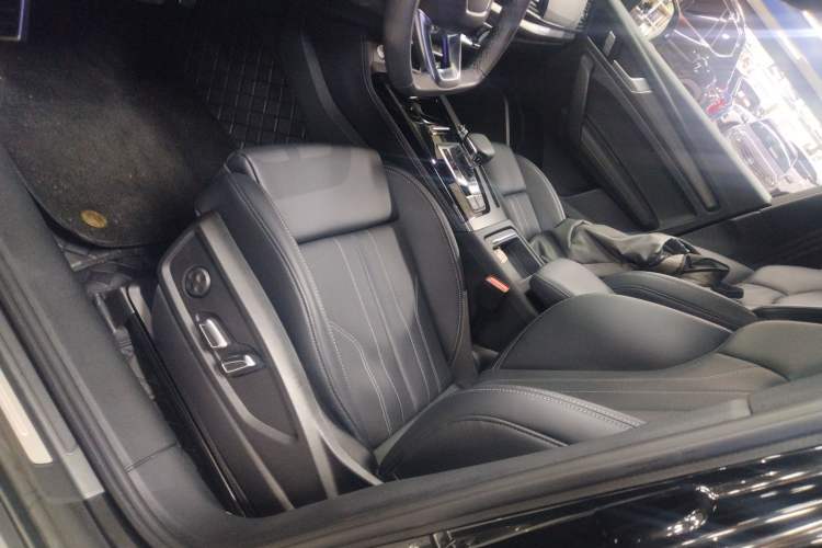 Used Audi Q5L 2025 quattro 45th Anniversary Edition 40 TFSI Luxury Dynamic Model
