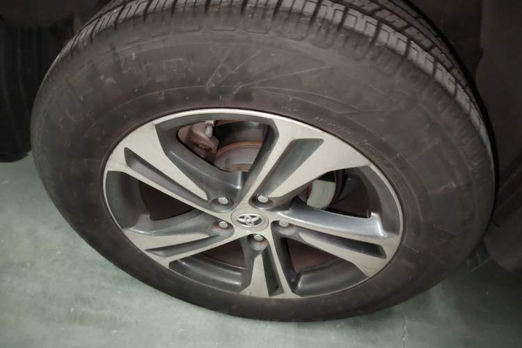 Used Toyota RAV4 2015 2.0L CVT Two-Wheel Drive Fashion Edition
