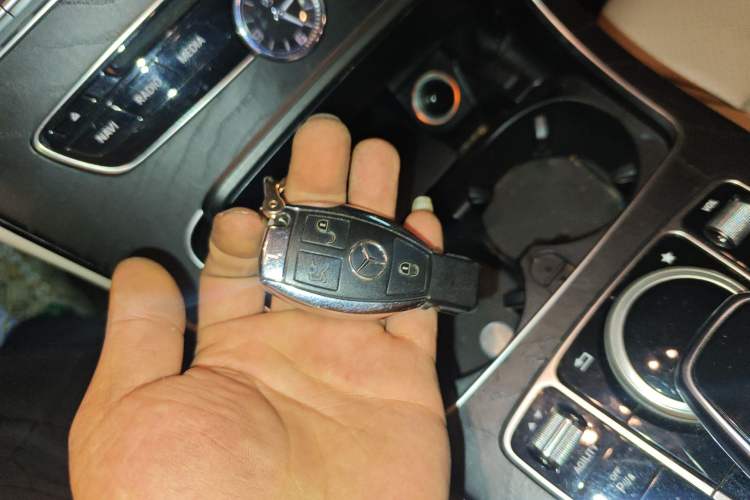 Used Mercedes-Benz C-Class 2015 C 180 L Sport Edition Vehicle Key