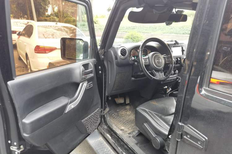 Used Jeep Wrangler 2017 3.0L Sahara Four-Door Comfort Edition
