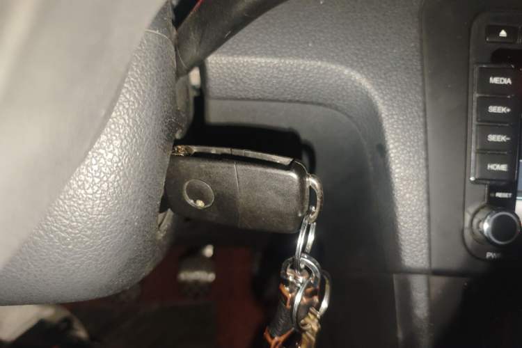 Used Volkswagen Santana 2015 1.6L Manual Fashion Edition Vehicle Key