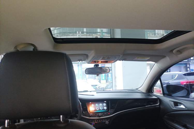 Used Buick Verano 2019 Sedan 20T Dual-Clutch Leading Model Headliner