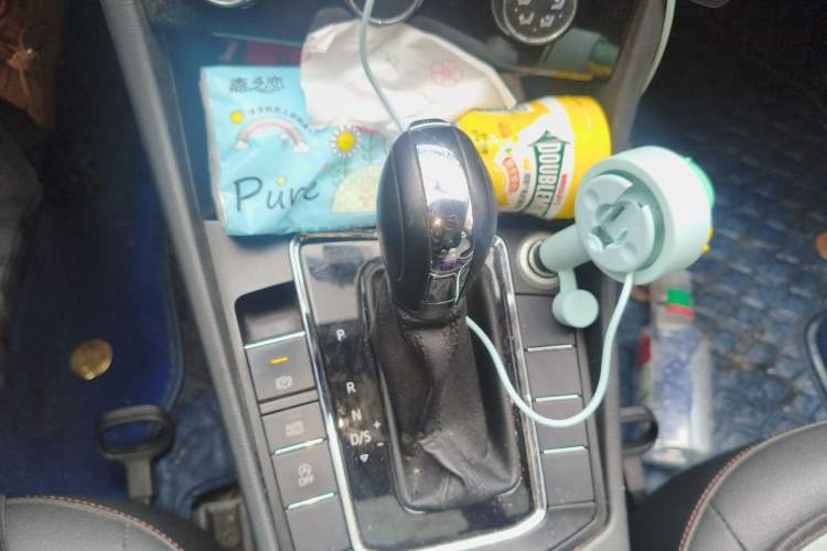 Used Volkswagen Bora 2020 1.5L Automatic Comfort Model Gear Lever