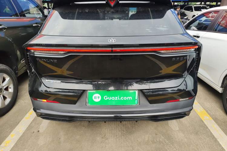 Used Venucia V DD-i 2023 110 km iE Version Rear