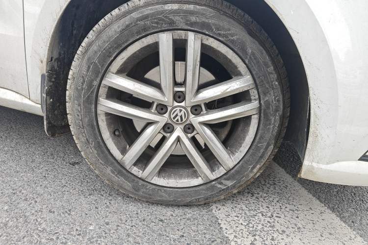 Used Volkswagen Gran Lavida 2015 230TSI DSG Comfort Edition
