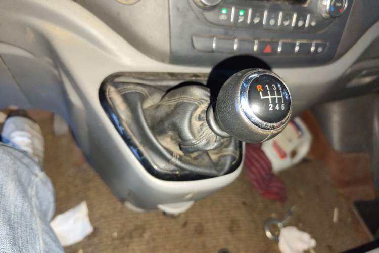 Used Foton Toano 2020 2.0T Multi-Function Short Wheelbase Mid-Roof 5/6-Seater China VI Emission Standard 4F20TC3