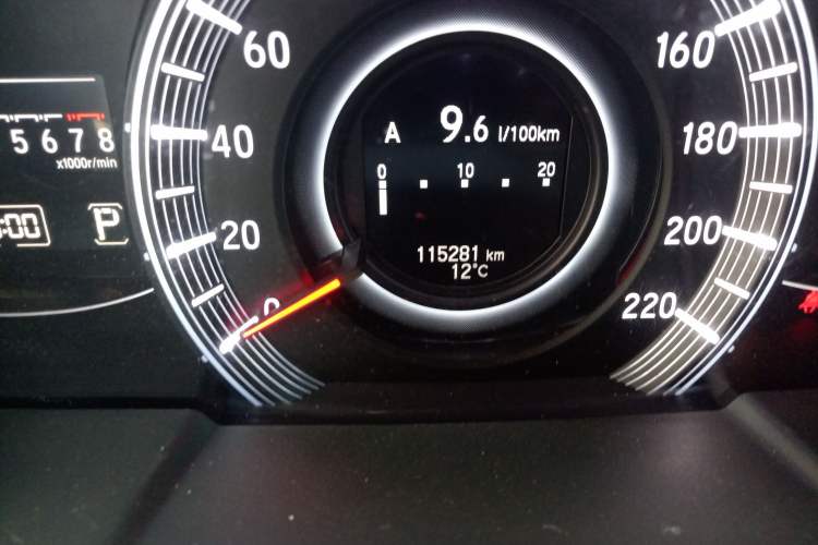 Used Honda Odyssey 2015 Revised Version 2.4L Supreme Edition Odometer Close Up