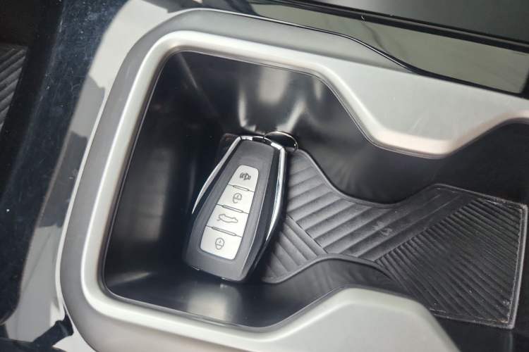 Used Geometry E Firefly 2024 401km Starlight
